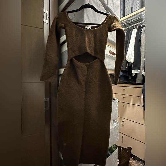 L’AGENCE Nala Off The Shoulder Dress - Picture 6 of 6